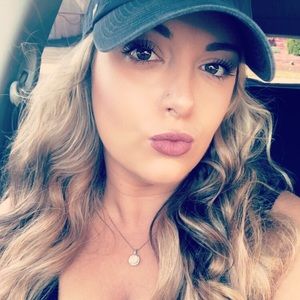 Meet your Posher, Breanna